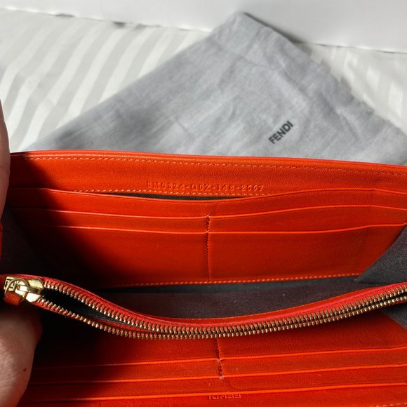 Authentic Fendi Leather & Canvas Turn lock Wallet with Dust Bag - Picture 11 of 16